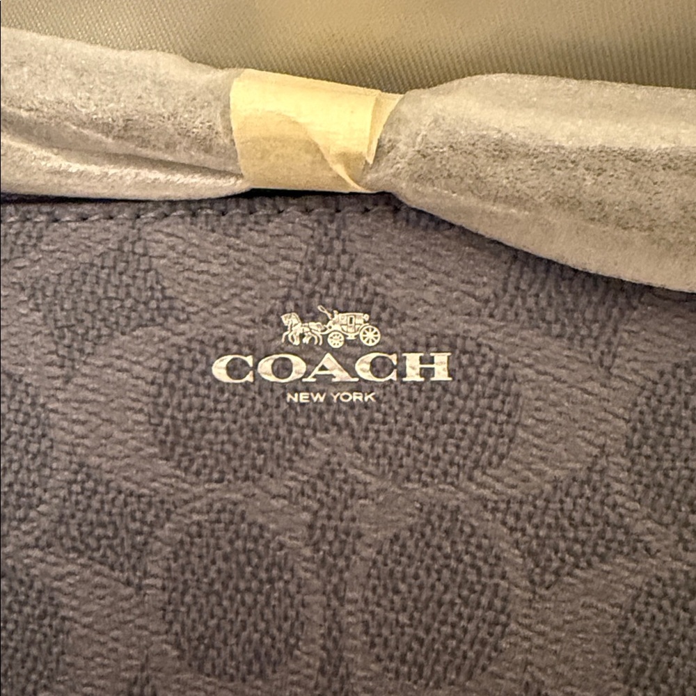 💙Coach NWTChambray Blue Corner Zip Wristlet In Signature Canvas/Silver Hardware - Picture 6 of 8